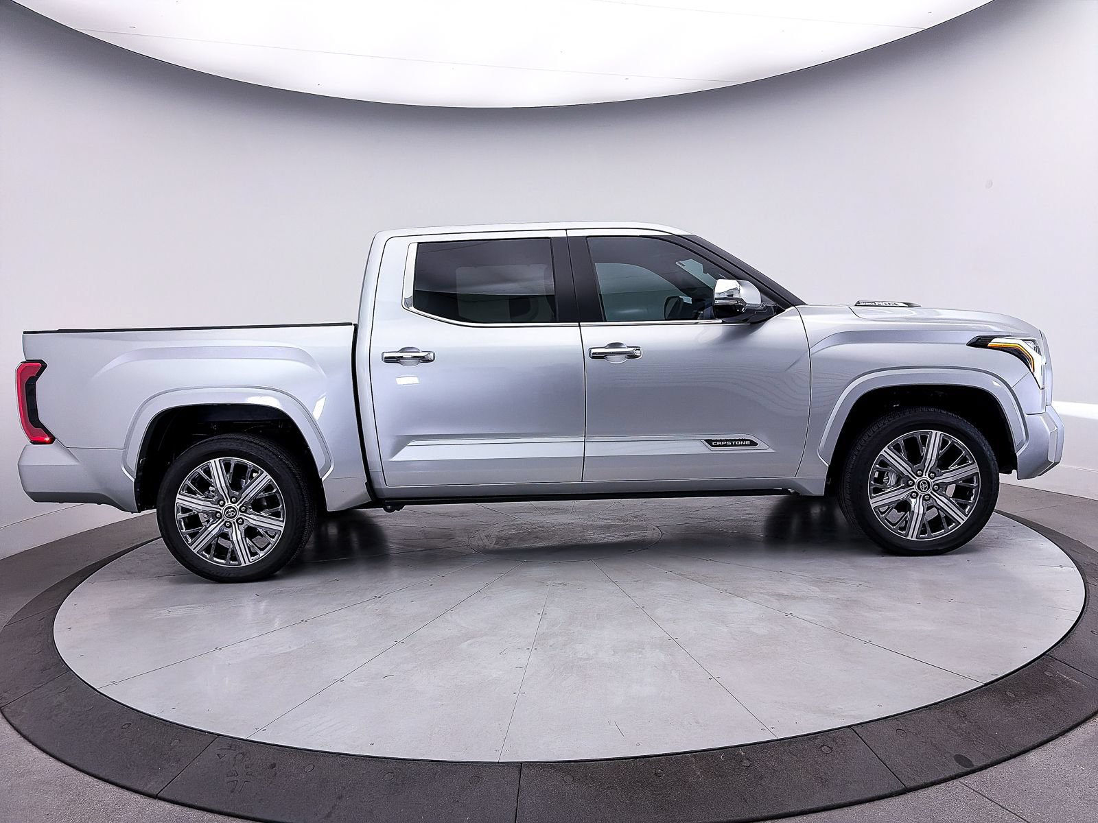 Used 2024 Toyota Tundra Capstone AWD/4WD image 42