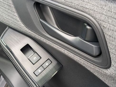 Used 2021 Nissan Rogue S image 47