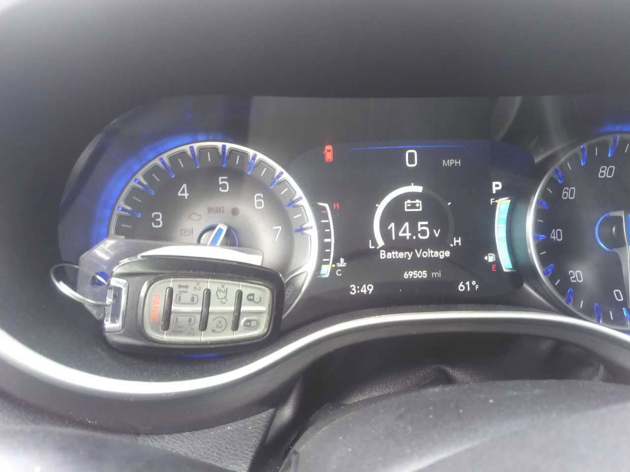 Used 2022 Chrysler Pacifica Touring-L FWD image 6