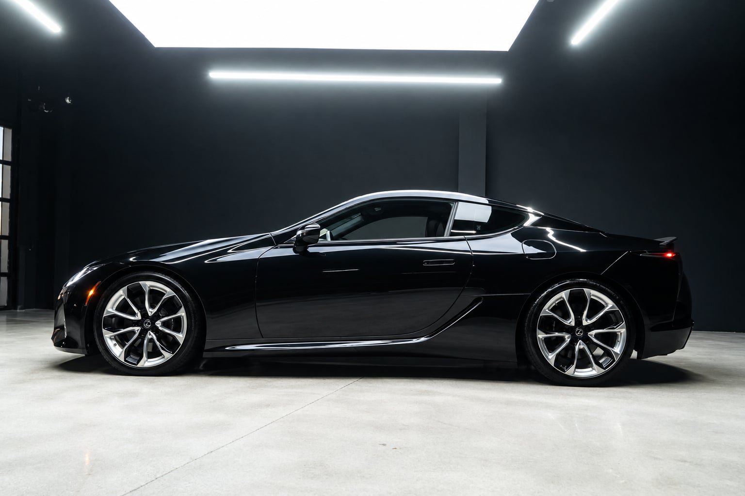 Used 2019 Lexus LC 500 Coupe w/ Touring Package RWD image 12