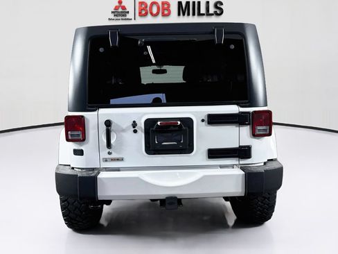 Used 2016 Jeep Wrangler Unlimited Sahara AWD/4WD image 6