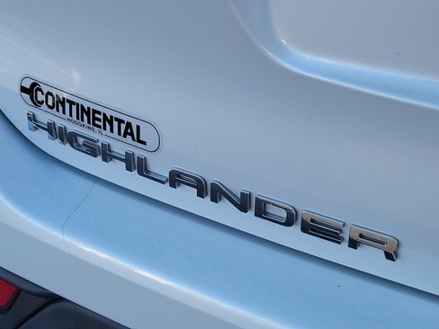 Certified 2023 Toyota Highlander L image 8