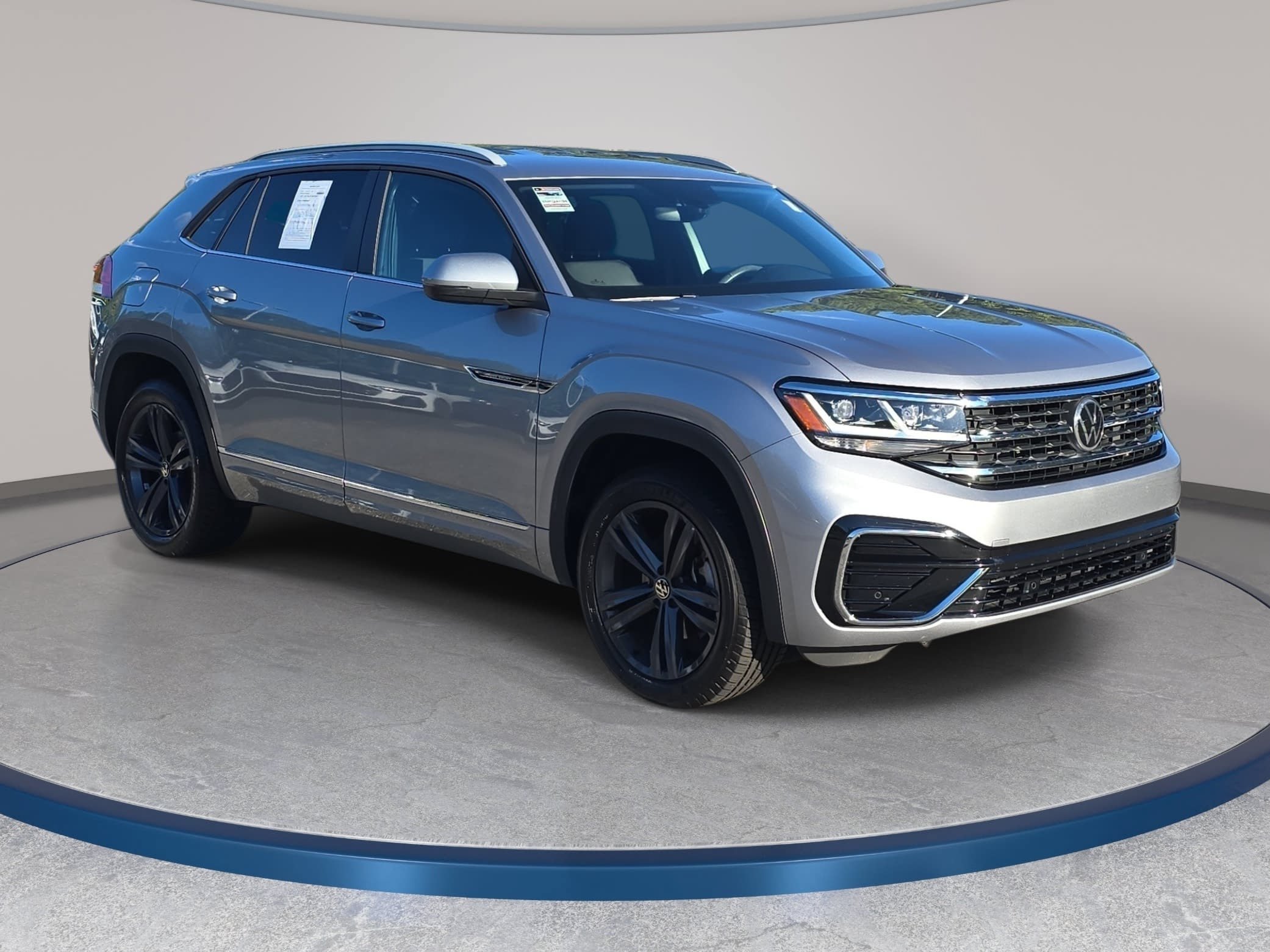 Used 2020 Volkswagen Atlas Cross Sport SE w/ Towing Package AWD/4WD image 3