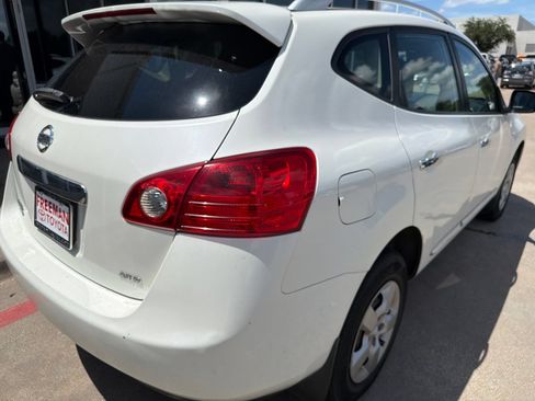 Used 2014 Nissan Rogue S w/ Convenience Package AWD/4WD image 5