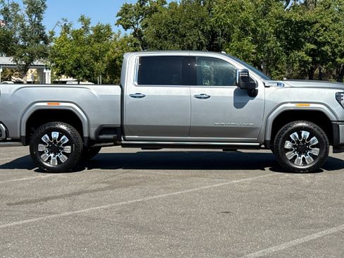 New 2025 GMC Sierra 2500 Denali w/ Denali Reserve Package image 3