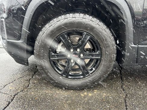 Used 2023 GMC Acadia AT4 image 10