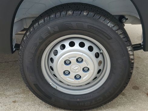 Used 2025 RAM ProMaster 2500 w/ Convenience Group image 5