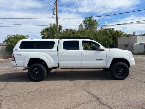 Used 2013 Toyota Tacoma PreRunner w/ TRD Sport Pkg image 3