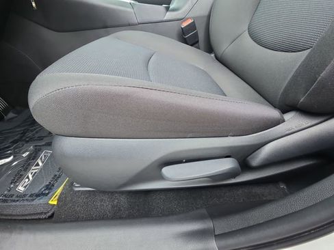 Used 2025 Toyota RAV4 LE image 28