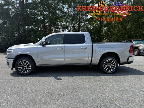 Used 2025 RAM 1500 Limited w/ Trailer Tow Group AWD/4WD image 4
