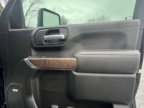 Used 2022 GMC Sierra 2500 Denali image 21