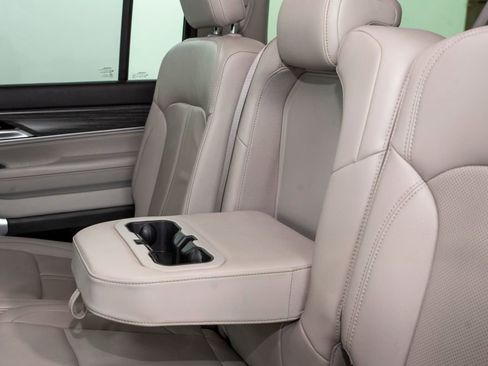 Used 2024 Jeep Wagoneer L Series II image 13