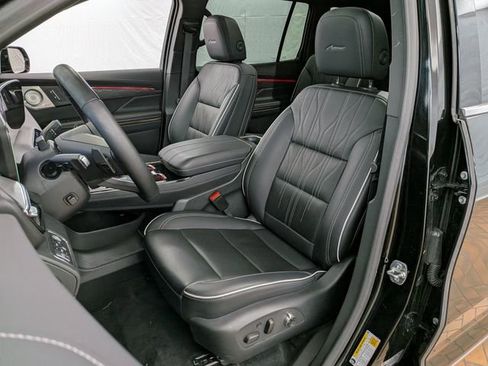 Used 2025 Buick Enclave Avenir w/ Super Cruise Package image 11