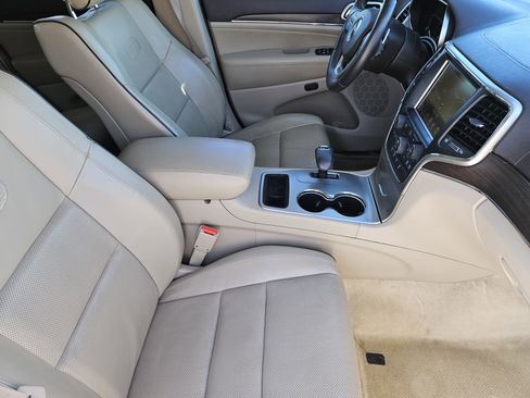 Used 2015 Jeep Grand Cherokee Overland w/ Advanced Technology Group image 16