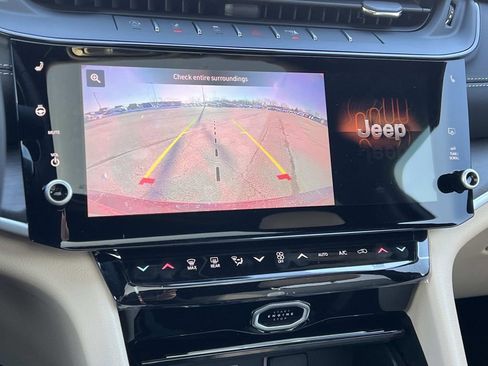 New 2026 Jeep Grand Cherokee L Limited image 16