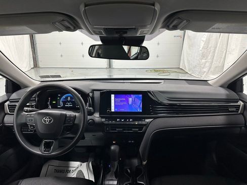 Used 2025 Toyota Camry LE image 43