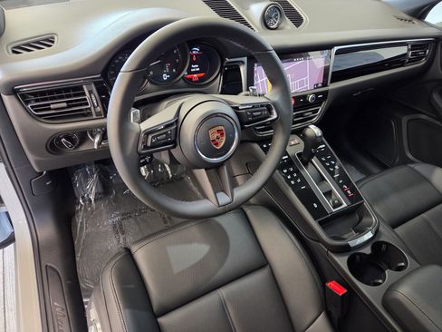 New 2026 Porsche Macan AWD/4WD image 4