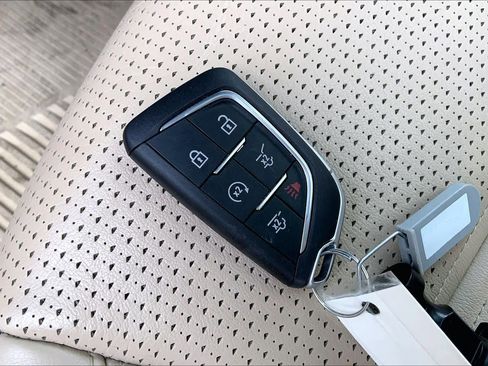 Used 2024 Cadillac Escalade Premium Luxury w/ Performance Package image 14