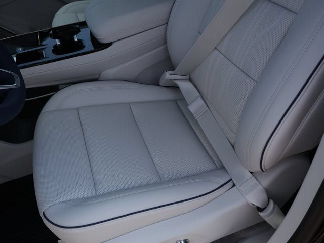 New 2026 Buick Enclave Avenir w/ Super Cruise Package AWD/4WD image 25