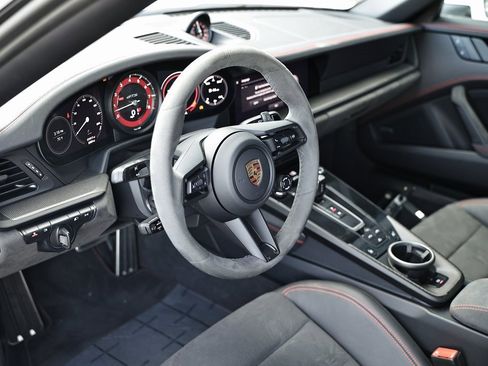 Certified 2023 Porsche 911 Carrera GTS image 4