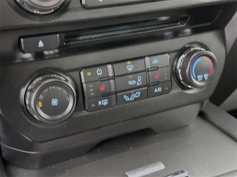 Used 2018 Ford F150 XLT w/ Equipment Group 302A Luxury image 17