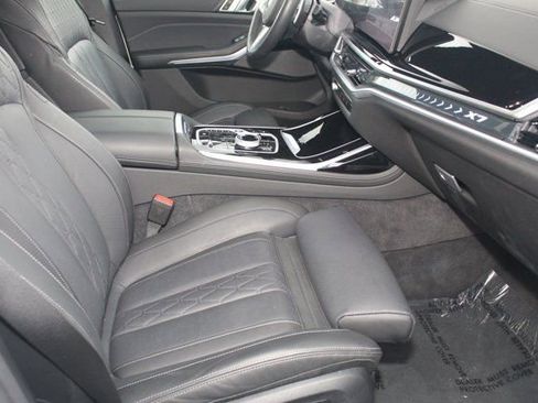 Used 2025 BMW X7 xDrive40i w/ Executive Package image 29