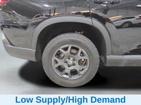 Certified 2023 Honda Pilot TrailSport image 14
