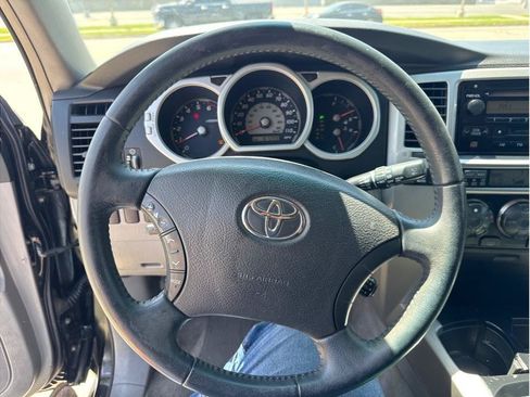 Used 2005 Toyota 4Runner SR5 RWD image 14