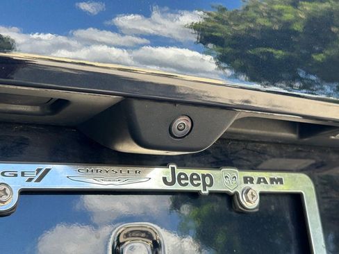 Certified 2024 Jeep Grand Cherokee Limited w/ Black Appearance Package image 32