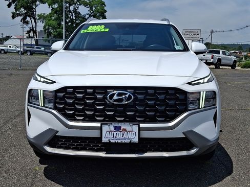 Used 2023 Hyundai Santa Fe SEL image 2