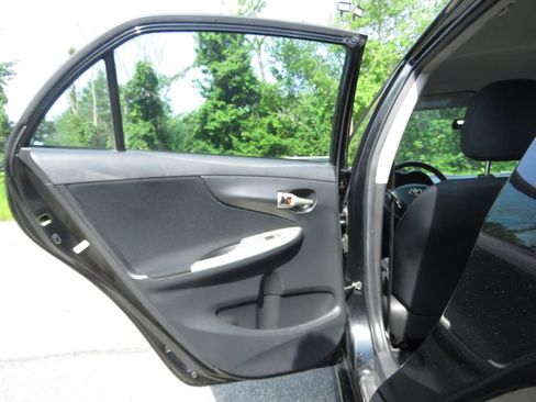 Used 2010 Toyota Corolla S FWD image 18