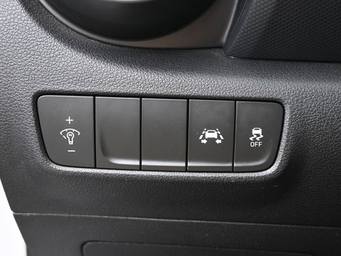 Used 2020 Hyundai Kona SE image 12