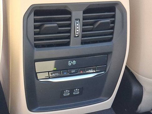 Used 2025 BMW 330i xDrive Sedan w/ Convenience Package AWD/4WD image 11