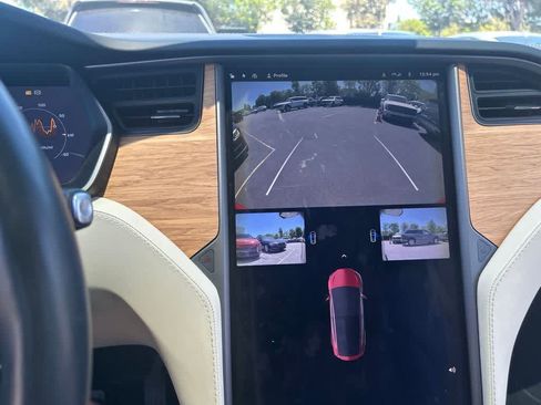 Used 2018 Tesla Model X 75D AWD/4WD image 11