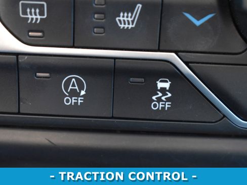 Used 2019 Jeep Wrangler Unlimited Sahara w/ Cold Weather Group image 17