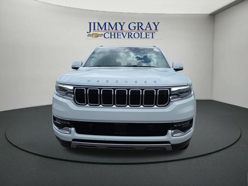 Used 2022 Jeep Wagoneer Series III RWD image 8