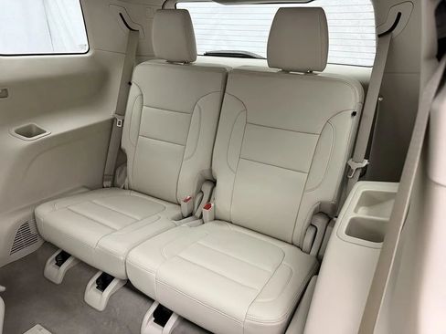 Used 2021 GMC Acadia Denali w/ Denali Technology Package AWD/4WD image 38
