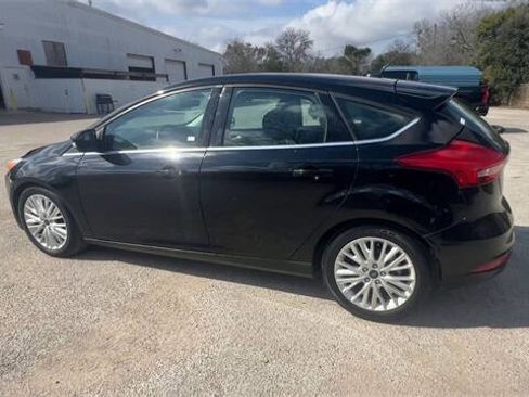 Used 2017 Ford Focus Titanium image 6