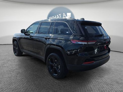 New 2026 Jeep Grand Cherokee Limited w/ Limited Altitude Package AWD/4WD image 6