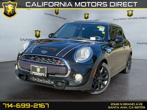 Used 2019 MINI Cooper S image 1