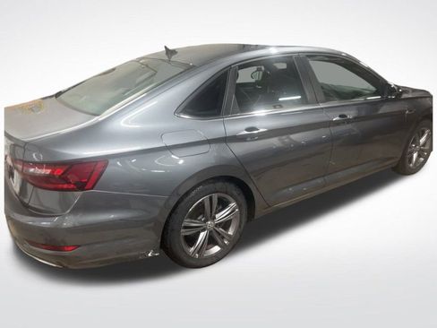 Used 2021 Volkswagen Jetta R-Line w/ R-Line Cold Weather Package image 5