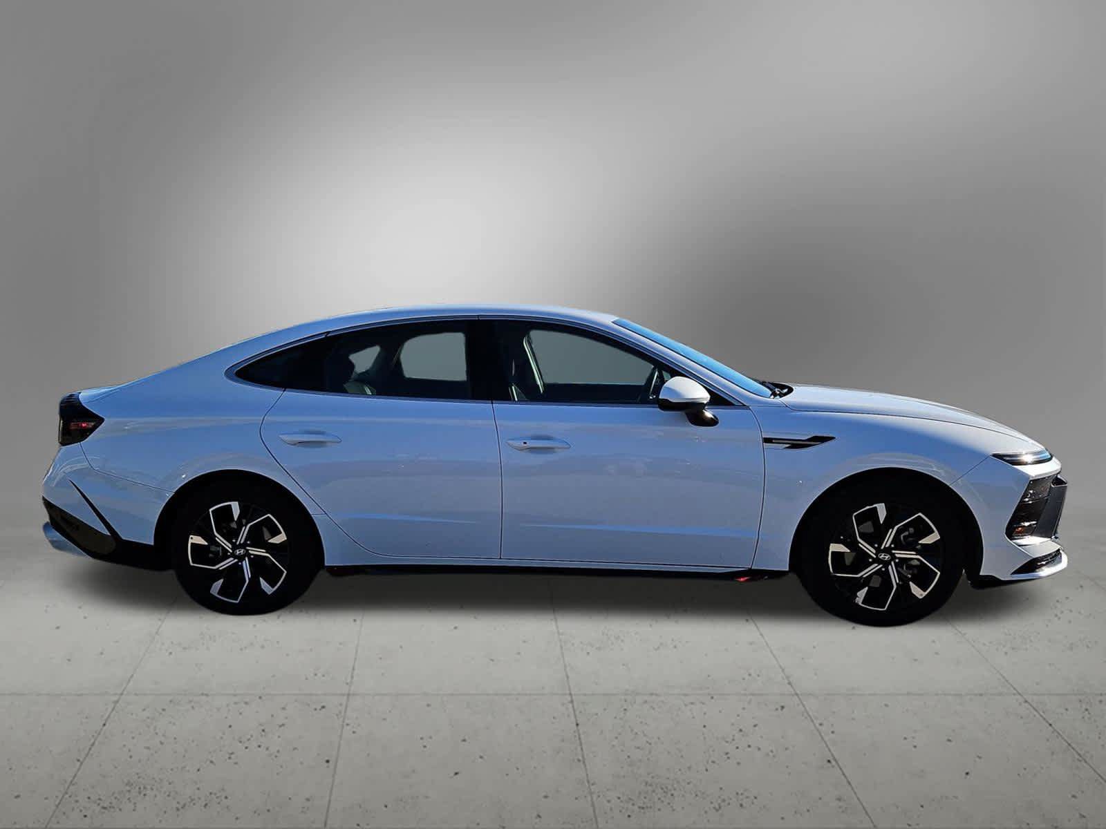 Used 2025 Hyundai Sonata SEL FWD image 7