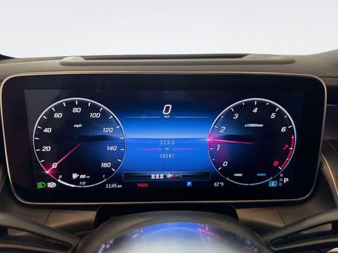 Used 2024 Mercedes-Benz GLC 300 4MATIC image 25