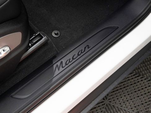 New 2026 Porsche Macan AWD/4WD image 31