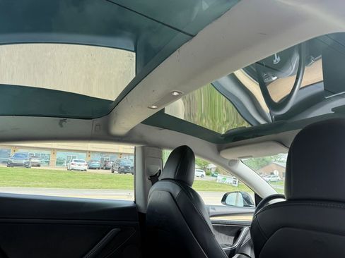 Used 2022 Tesla Model 3 Long Range AWD/4WD image 19