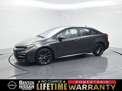 Used 2025 Toyota Corolla SE FWD image 1