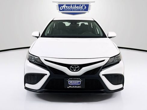 Used 2024 Toyota Camry SE FWD image 2