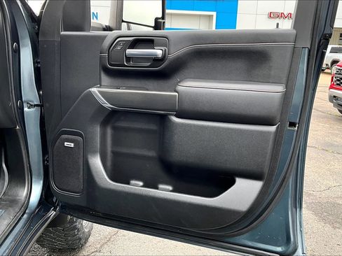 Used 2020 GMC Sierra 2500 AT4 w/ AT4 Premium Package image 18