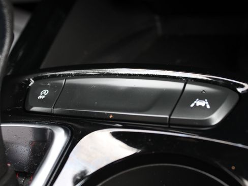 Used 2025 Chevrolet Trax RS w/ Sunroof Package image 40