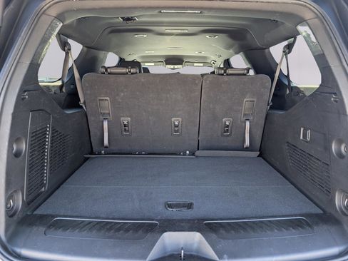 Used 2023 Chevrolet Suburban LT image 33